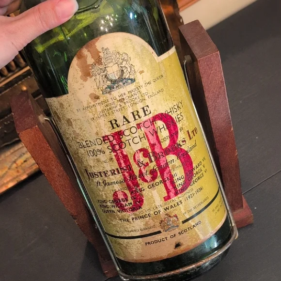 Rare Blended Scotch Whisky - Green and Red - Picture 2 of 9